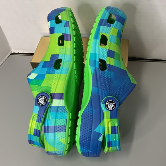 CROCS Blue and Green Classic Digi Block Mosaic Design 36/37 Junior Size 4 - Picture 3 of 9